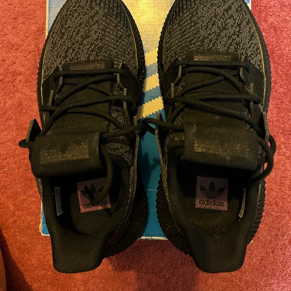 Prophere J black size 5 sneakers